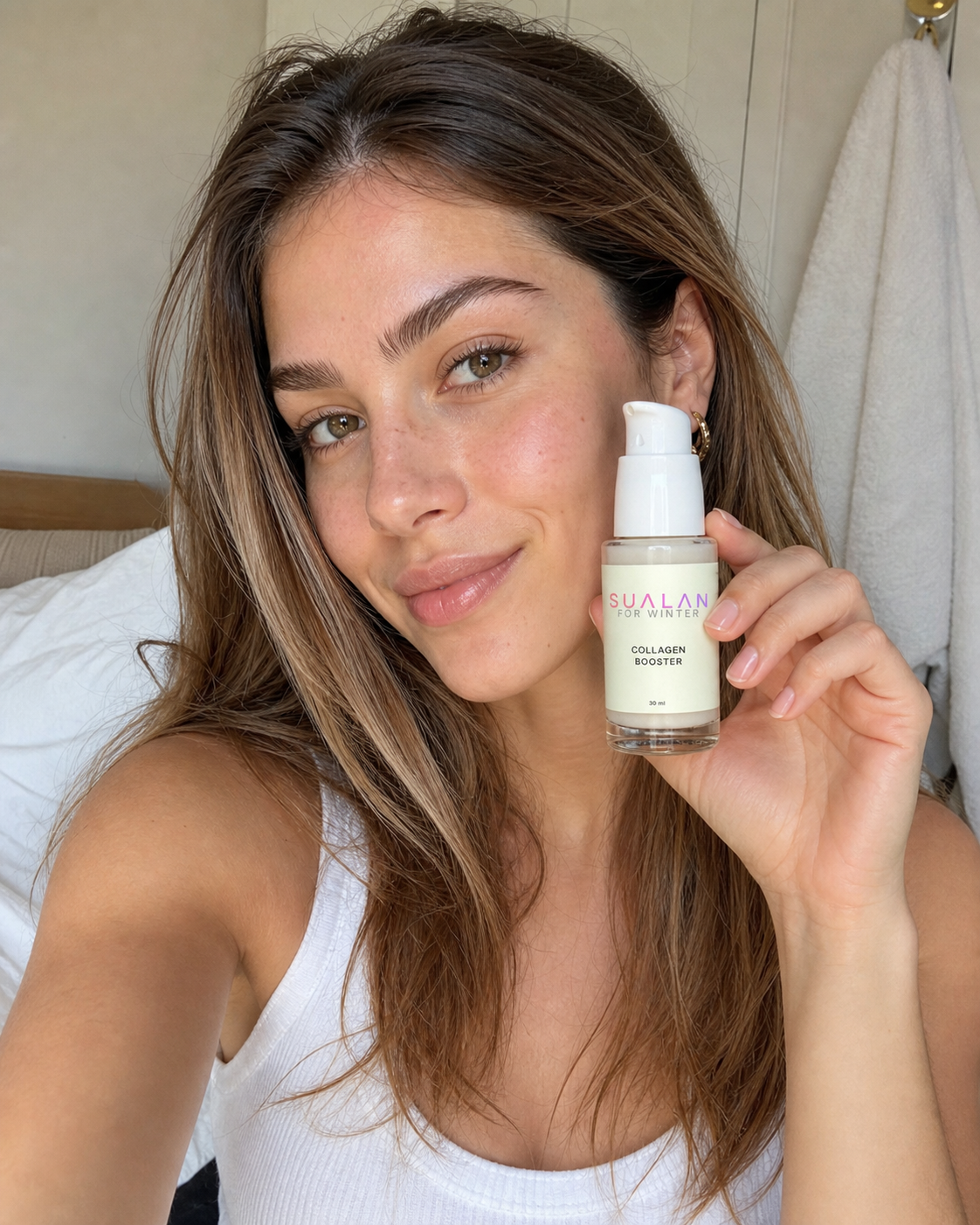 Sualan Cosmetics THE COLLAGEN BOOSTER, reseña visual UGC con el producto · Sérum / booster, disponible en España
