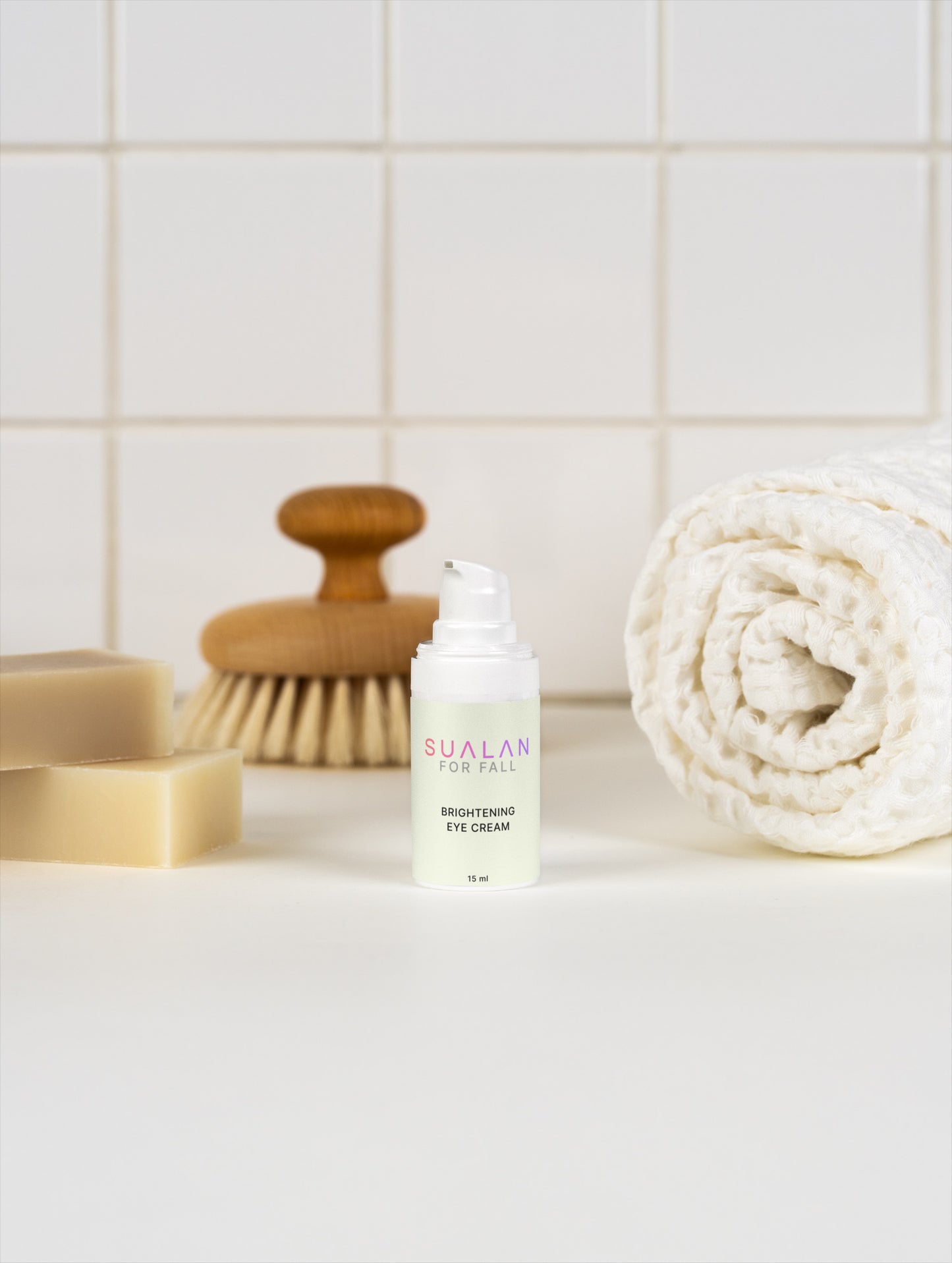 THE BRIGHTENING EYE CREAM
